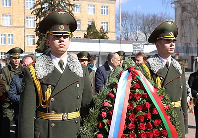 Мемориальную доску непокоренной подпольщице и партизанке Розалии Фридзон открыли в Барановичах