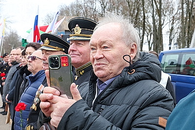 Валуны из Бешенковичей передали для памятника морякам в Санкт-Петербурге