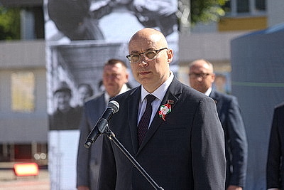 Монумент в честь присвоения звания СНГ \"Город трудовой славы\" открыли в Барановичах
