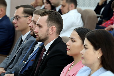 \"Беречь страницы нашей истории\". В Могилеве открыли молодежный форум Союзного государства