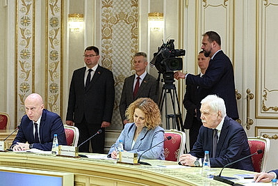 Лукашенко встретился с губернатором Калининградской области России