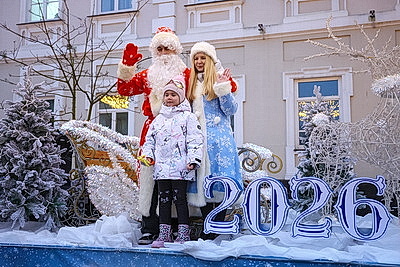 Шествие Дедов Морозов и Снегурочек собрало в Гродно более 700 участников