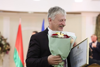 \"Профессия большого сердца\". В Минске наградили лучших педагогов страны