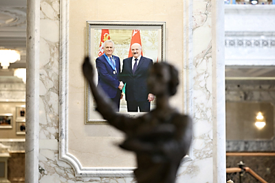 Дворец Независимости посетили молодые госслужащие