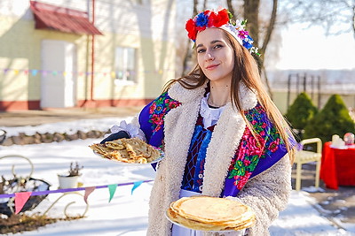 Тематические конкурсы и блины на разный вкус: военнослужащие в Могилеве встретили Масленицу