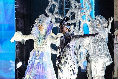 Новогодняя атмосфера и сказочные герои в ярких спектаклях: праздничные локации Минска