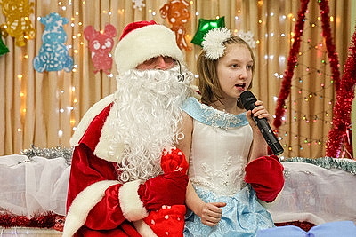 \"Место чудес\". Театрализованный новогодний праздник устроили в Белыничской школе-интернате