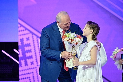 \"Вселенная с большой интересной историей\". Лукашенко открыл XXXIV \"Славянский базар в Витебске\"