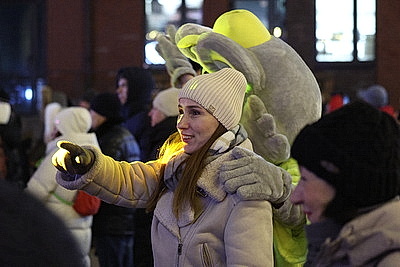 Новогодняя атмосфера и сказочные герои в ярких спектаклях: праздничные локации Минска