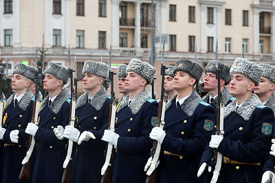 Верховный главнокомандующий Ливийской национальной армией возложил венок к монументу Победы в Минске