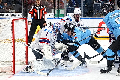Хоккеисты \"Динамо\" прервали победную серию в матче против \"Лады\"