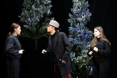 Могилевский драмтеатр готовит премьеру яркой новогодней сказки