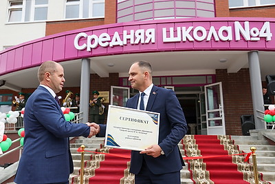 Новая школа на 510 мест открылась в Островце