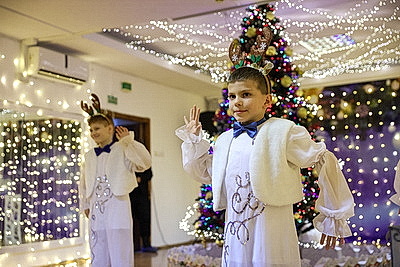 В Минске с наступающим Новым годом поздравили воспитанников детского дома № 7