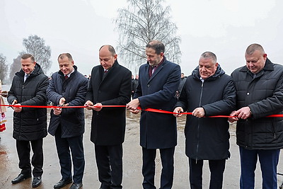 В Крупском районе открыли новый завод по производству профессиональных торфяных грунтов