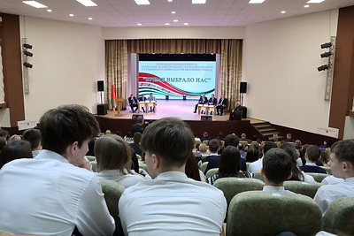 Назаров рассказал учащимся Шкловского района о важности выбора востребованной профессии