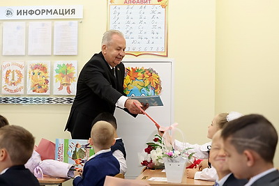 После реконструкции открылась одна из старейших школ Минска на ул.Красноармейской