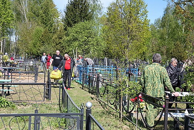 У православных верующих - Радуница