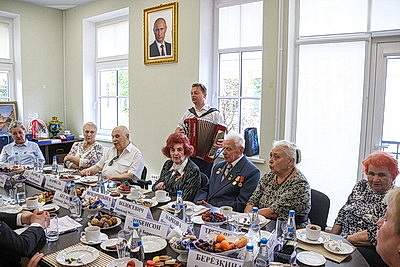 Губернатор Санкт-Петербурга встретился с блокадниками Ленинграда