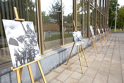 От БЕЛАЗа до партизанской медали. Что представлено в белорусском павильоне на ВДНХ