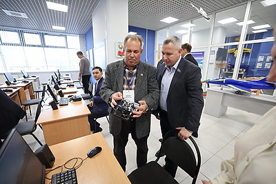 Молодые парламентарии стран СНГ встретились с молодежным активом БРСМ и посетили Национальный технопарк
