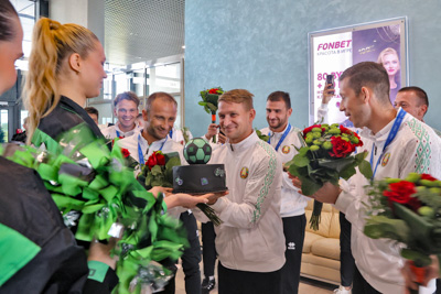 Сборная Беларуси по пляжному футболу вернулась домой с серебром чемпионата мира