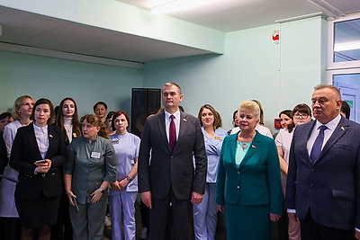 Сергеенко в Браславе пообщался с молодыми специалистами и ознакомился с новым отделением ЦРБ