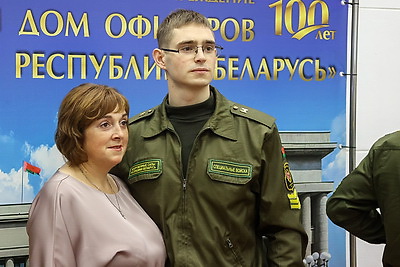 В Доме офицеров чествовали лучших солдат-срочников и их матерей
