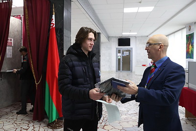Белорусские хоккеисты проголосовали на выборах Президента