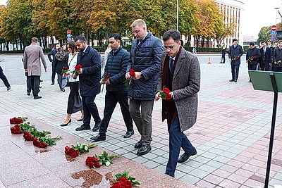 Памятную табличку с QR-кодом установили у памятника Т-34 в Минске