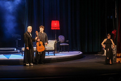 В Брестском академическом театре драмы состоялся премьерный показ спектакля \"Маскарад\"