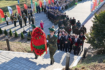 Мемориал в честь партизан легендарной бригады открыли после реконструкции в Полоцком районе