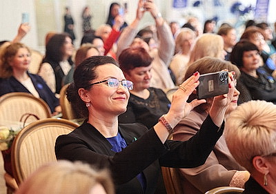 Экономика предприятий, продбезопасность, забота о детях и стариках. Крупко о многозадачности женщин