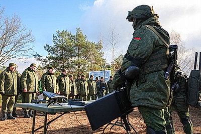 Борьба с дронами и бой в лесу. В Лепельском районе проходит оперативный сбор командного состава ВС