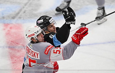 Хоккеисты минского \"Динамо\" отправили шесть безответных шайб в ворота \"Спартака\"