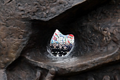 \"Это был не лагерь, а фабрика смерти\". В Тростенце открыли памятный знак жертвам геноцида