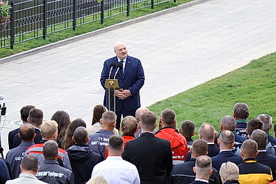 Лукашенко посетил реконструированный комплекс \"Лошицкий\" в Минске