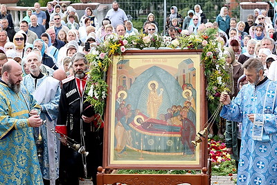 Праздничным шествием в Витебске отметили Успение Пресвятой Богородицы