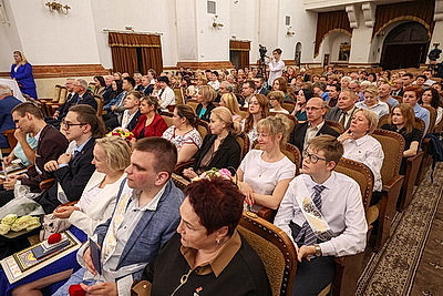 \"Найти себя в этом мире\". В колледже Минска вручили дипломы ребятам с особыми образовательными потребностями