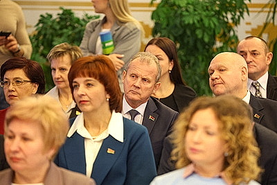 Пример высокого профессионализма и образец верности своему делу. В Минске вручили госнаграды представителям различных сфер