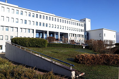 Во время акции \"ЖИТЬ, нельзя болеть\" детям в РНПЦ радиационной медицины вручили подарки