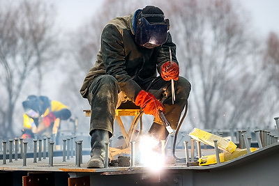 Строительство моста через реку Сож продолжается в Ветковском районе