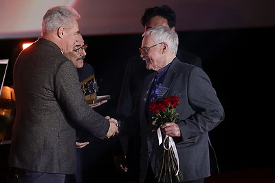 \"Лiстапад\": специальный приз Президента Беларуси присужден китайскому режиссеру Чжан Чжуну