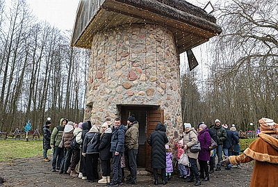 Возвращение Снегурочки большим праздником отметили в Беловежской пуще