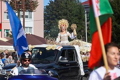 Подворья, выставки, концерты. Волковыск принимает областные \"Дажынкi\"