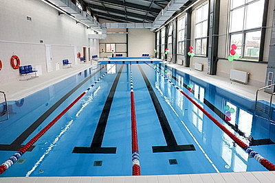 \"Такой долгожданный подарок для нас\". В Славгороде открыли новый бассейн