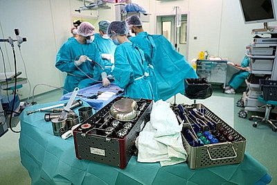 \"Здесь работают настоящие волшебники\". Сергеенко поздравил детей в РНПЦ травматологии и ортопедии