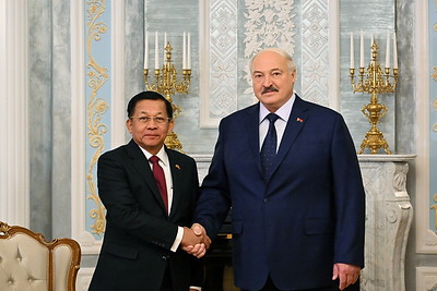 Встреча Лукашенко и премьера Мьянмы Мин Аун Хлайна проходит во Дворце Независимости