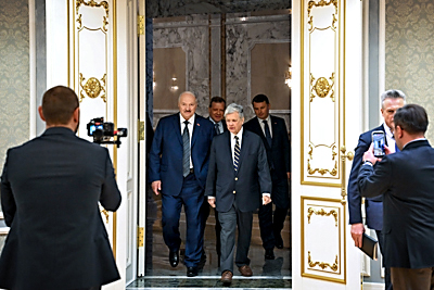 Переговоры Лукашенко со спецпосланником США Коулом продолжились в субботу