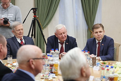 В Совете Республики состоялась встреча с советом старейшин